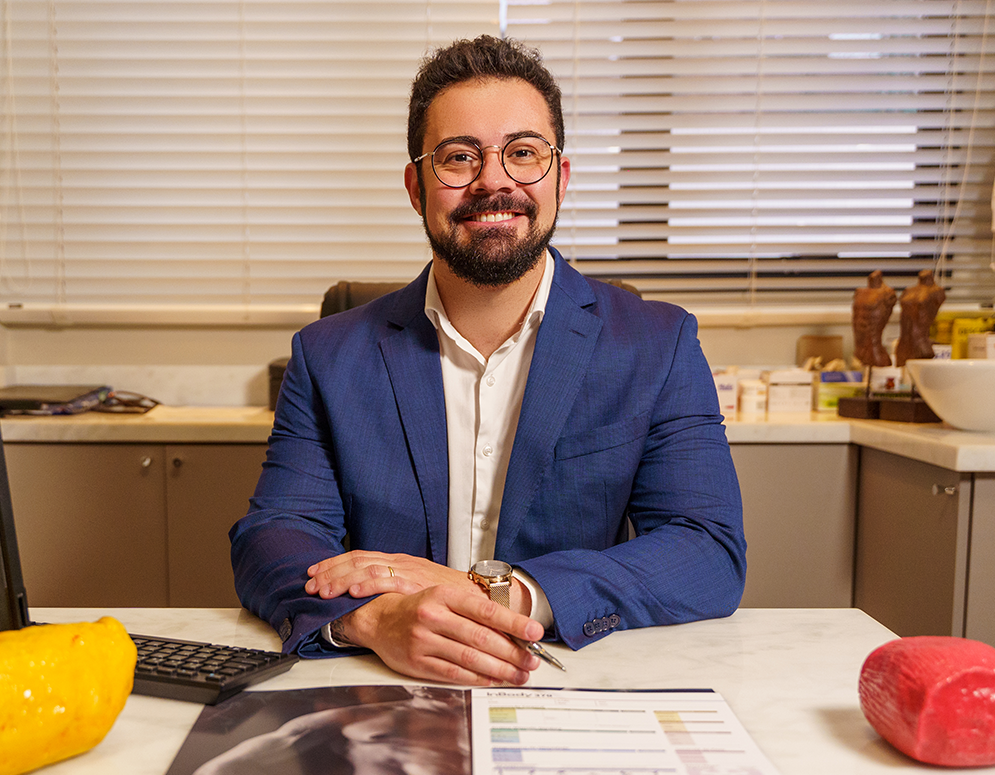 Dr. Paulo Lara em consultório